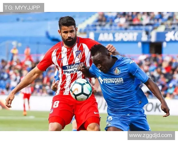 全球足球联赛最新排名分析揭示各大球队实力对比与发展趋势